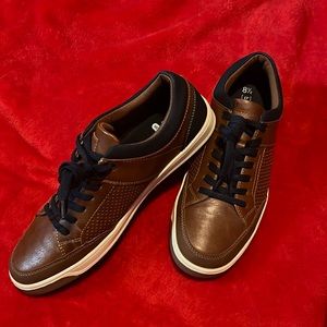 George memory foam Brown and blue dressy and casual shoe size 8.5 boys/men’s.